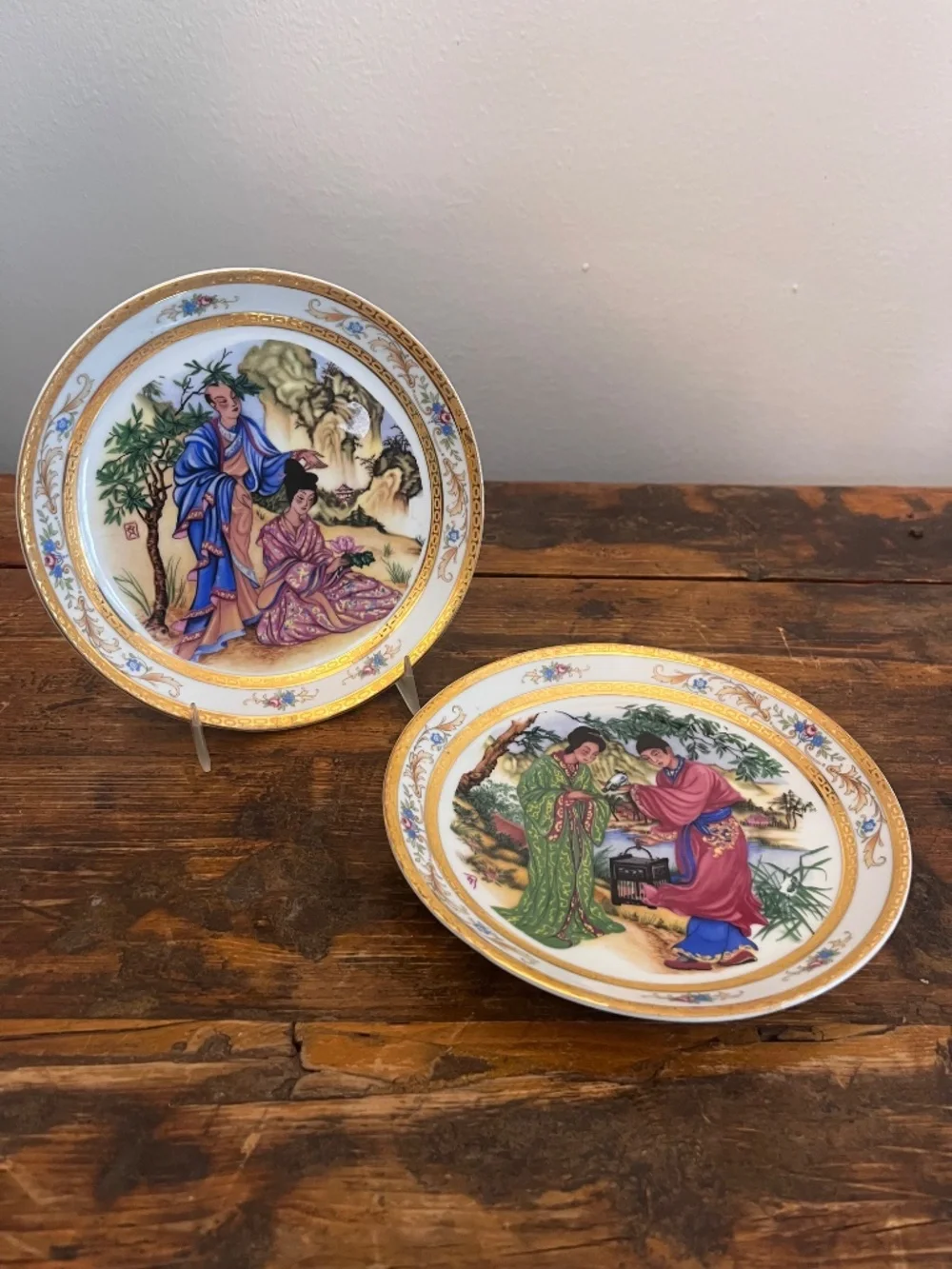 Vintage Made in Spain Chinoiserie Porcelain Cabinet Plates